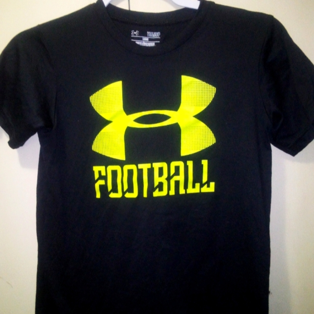 Boy's Youth Under Armour short sleeve shirt size Small